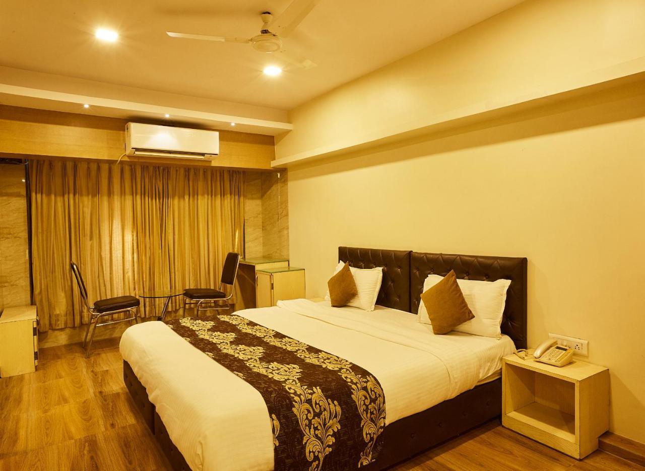 Hotel Alibaba Мумбай Екстериор снимка