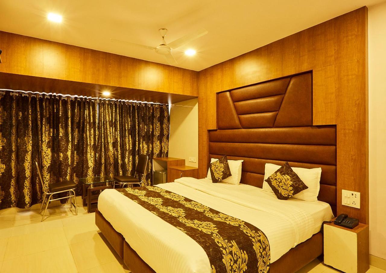Hotel Alibaba Мумбай Екстериор снимка