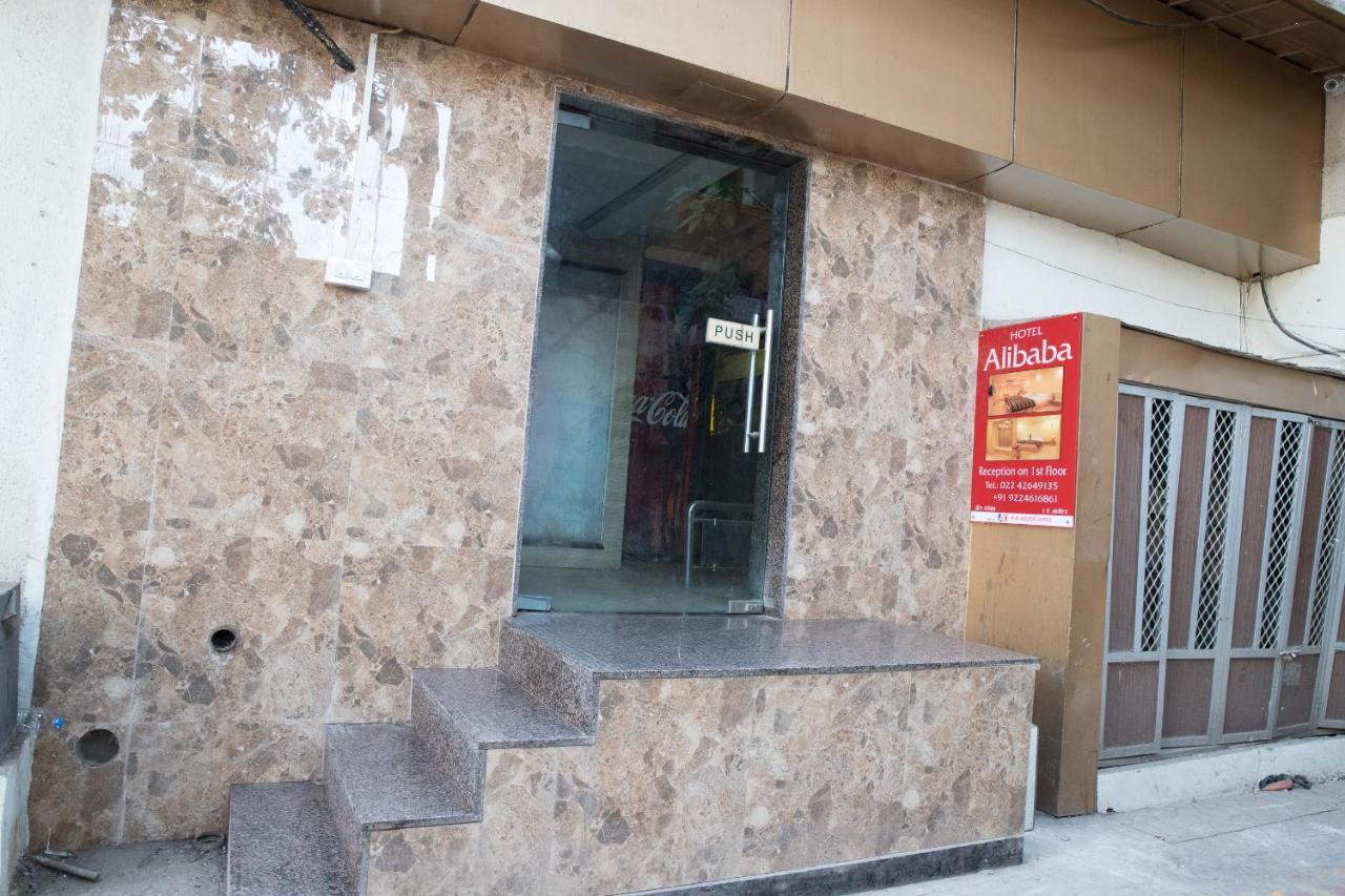 Hotel Alibaba Мумбай Екстериор снимка